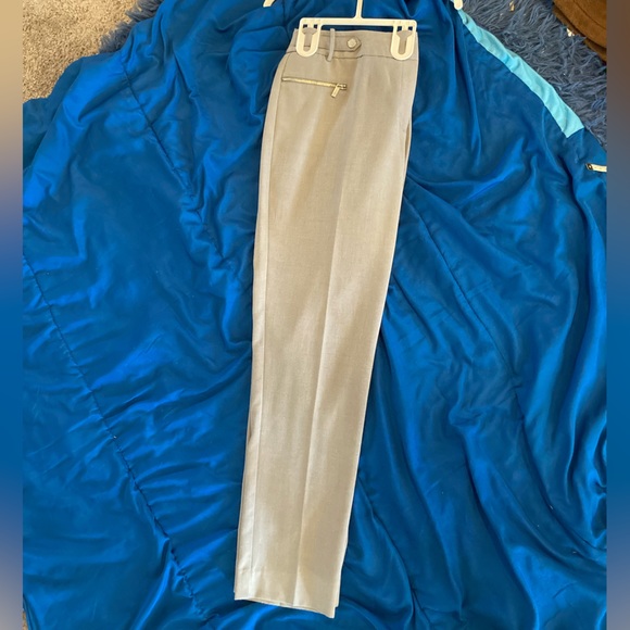 CK dress pants, gray with pleat, hook and zipper. Front pockets with zipper - Picture 3 of 6